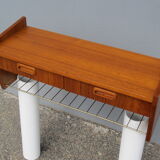 Scandinavian console wall shelf