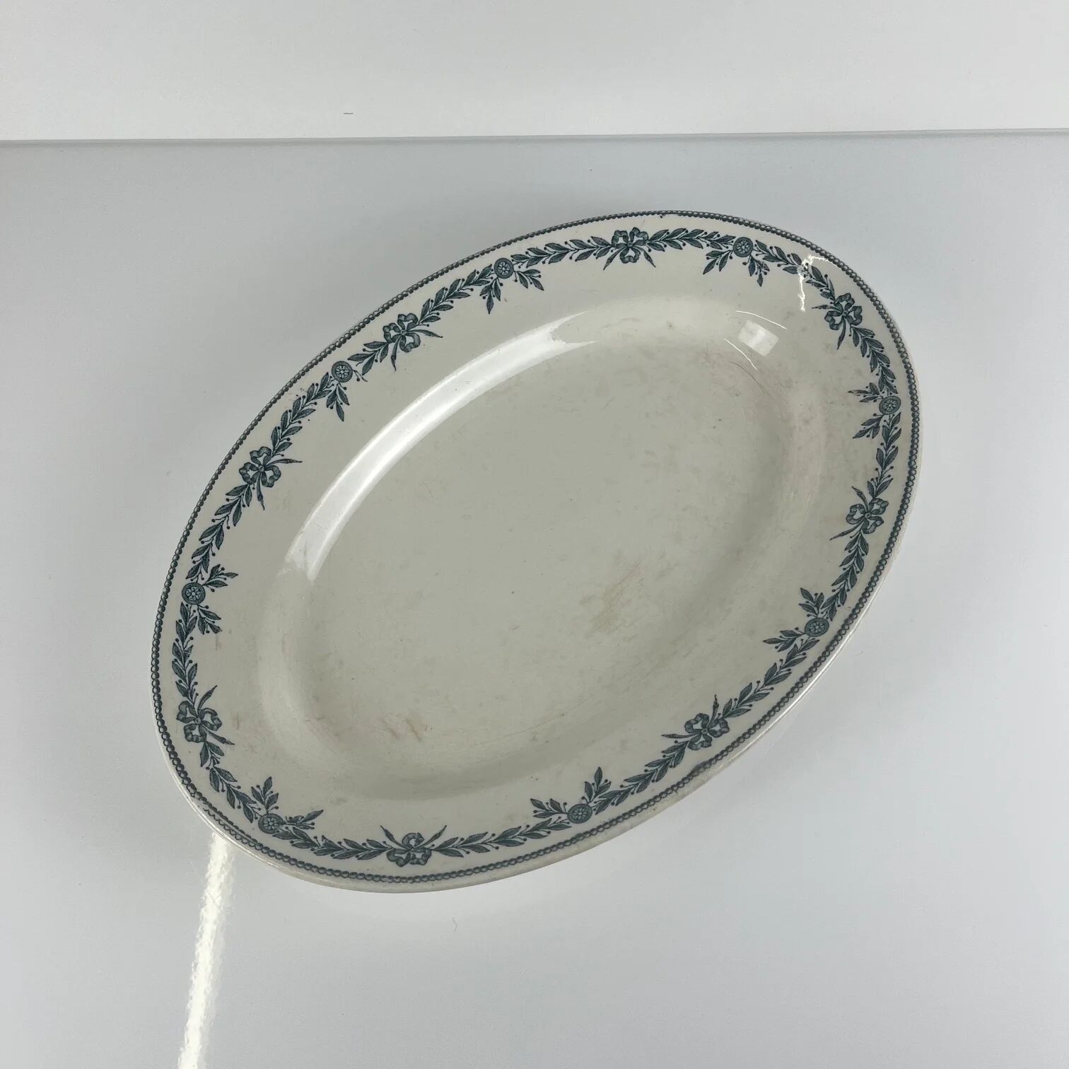 Large oval ironstone dish model "Laurels" by Moulins des Loups - Hamage, 1900