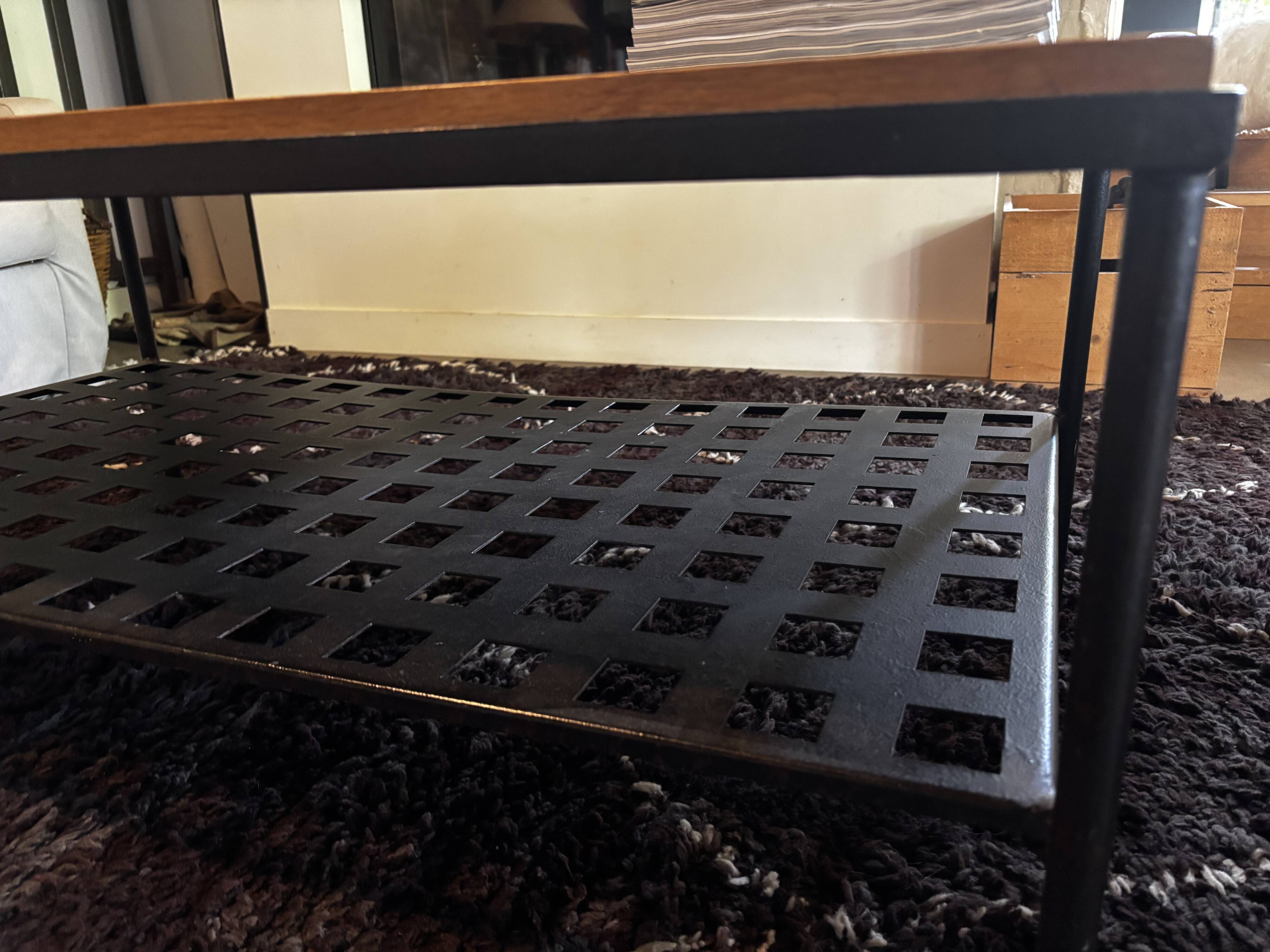 Coffee table in steel/glass or oak.