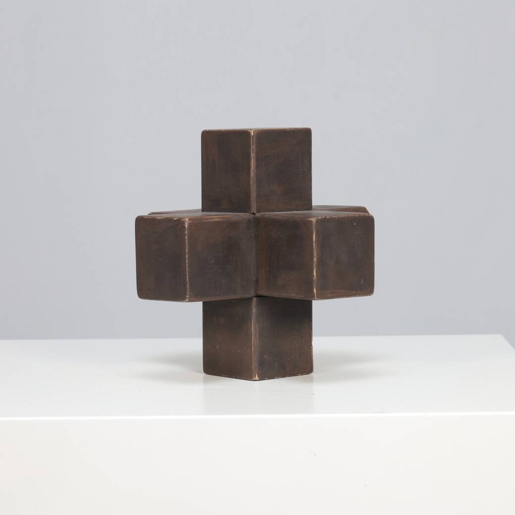 Handmade geometric wooden sculpture in cross form, 1970s – Brutalist constructivist abstraction