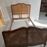 Ancien lit en bois et cannage