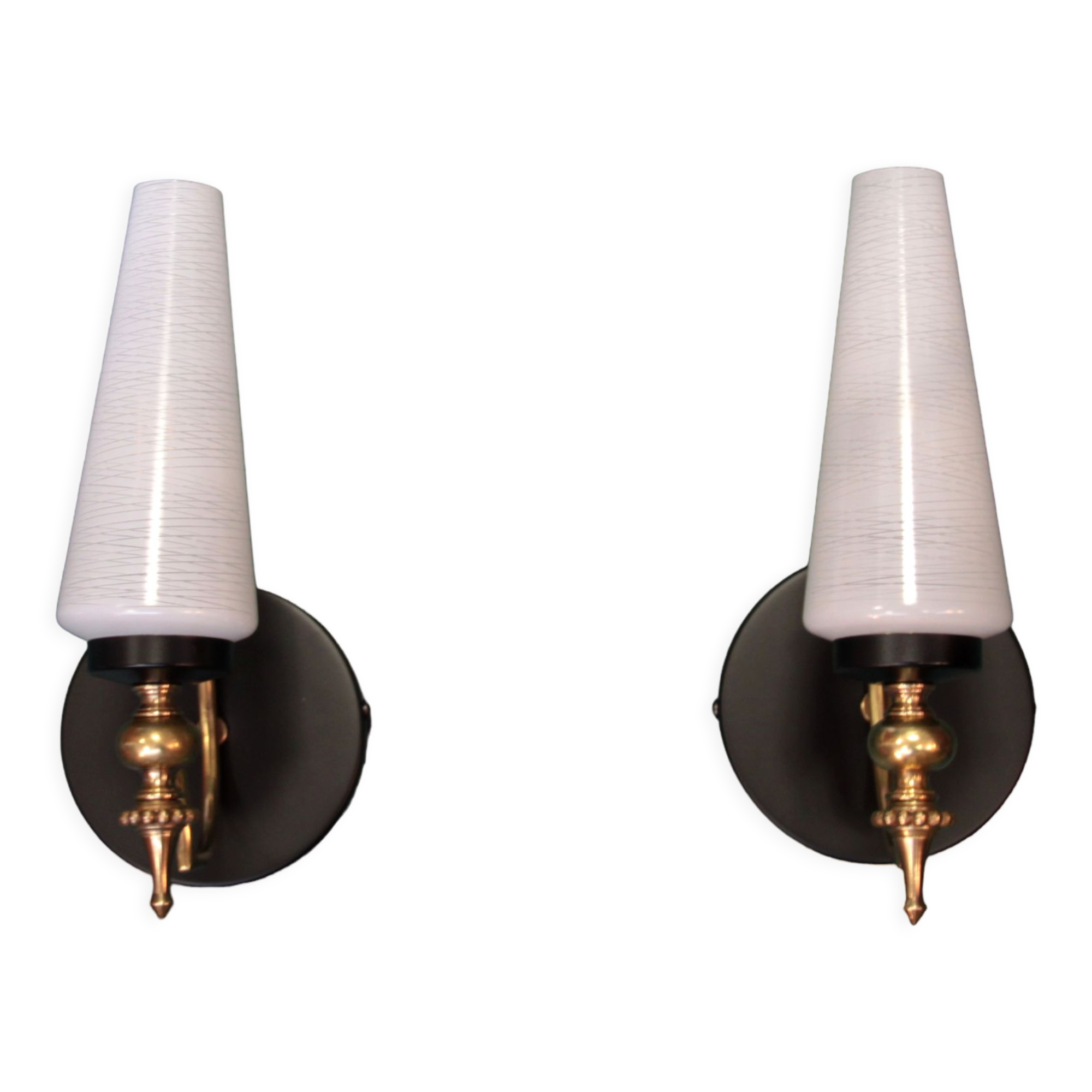 Pair of brass wall sconces tulips in white striated glass and black metal