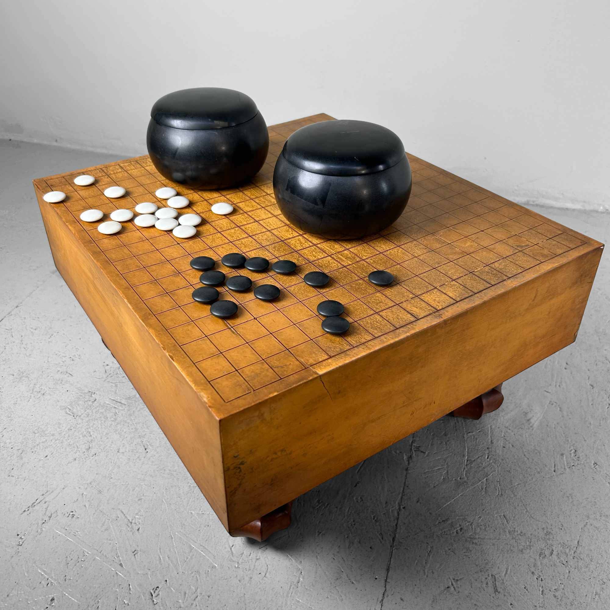 Complete Go Game Board Goban Kaya, 1930s, Japan