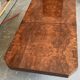 élégante table basse en loupe d'orme 1970