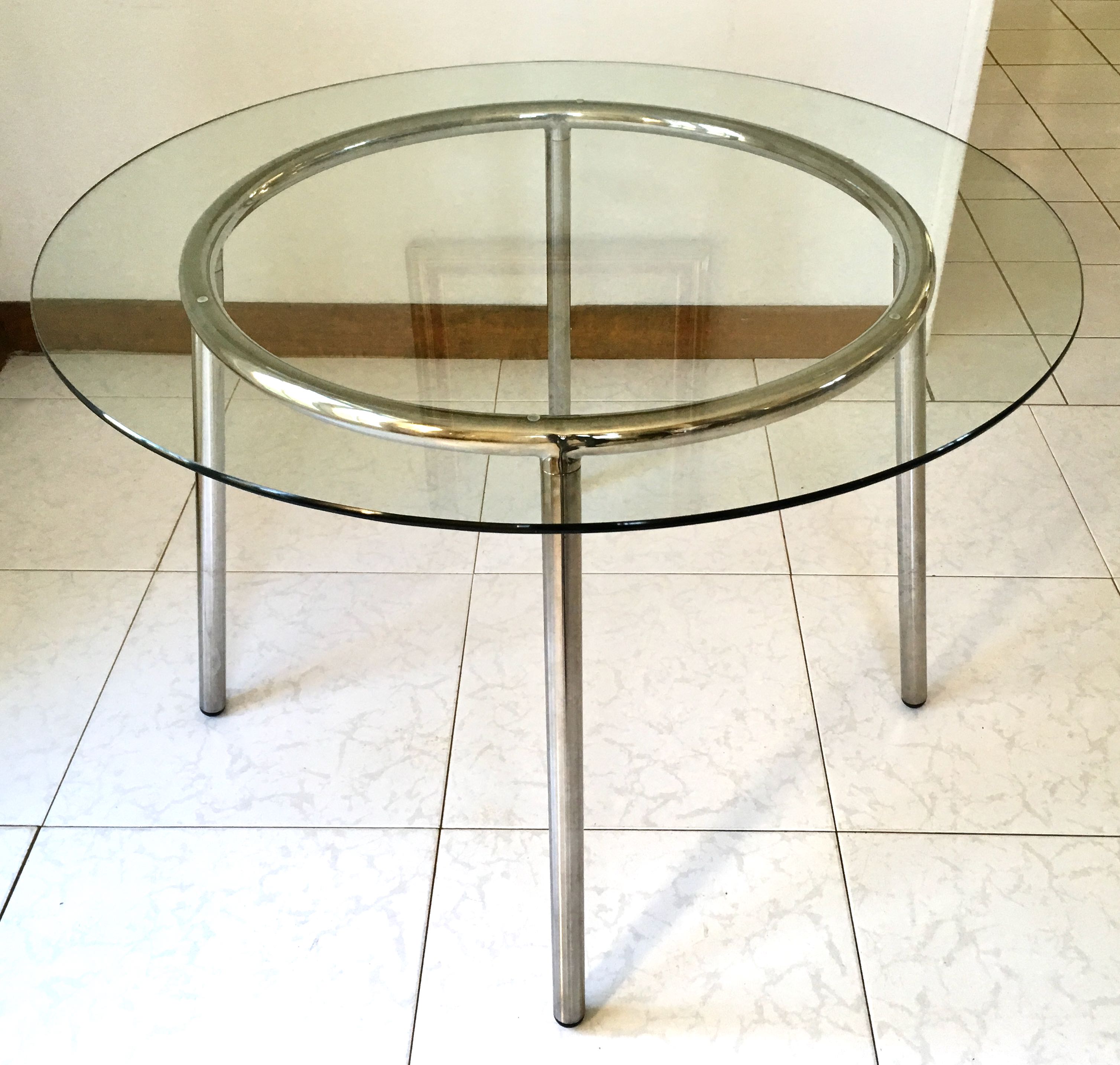 Table ronde design 1970 en verre et métal