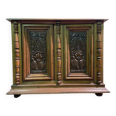 Buffet de style Renaissance en chêne sculpté