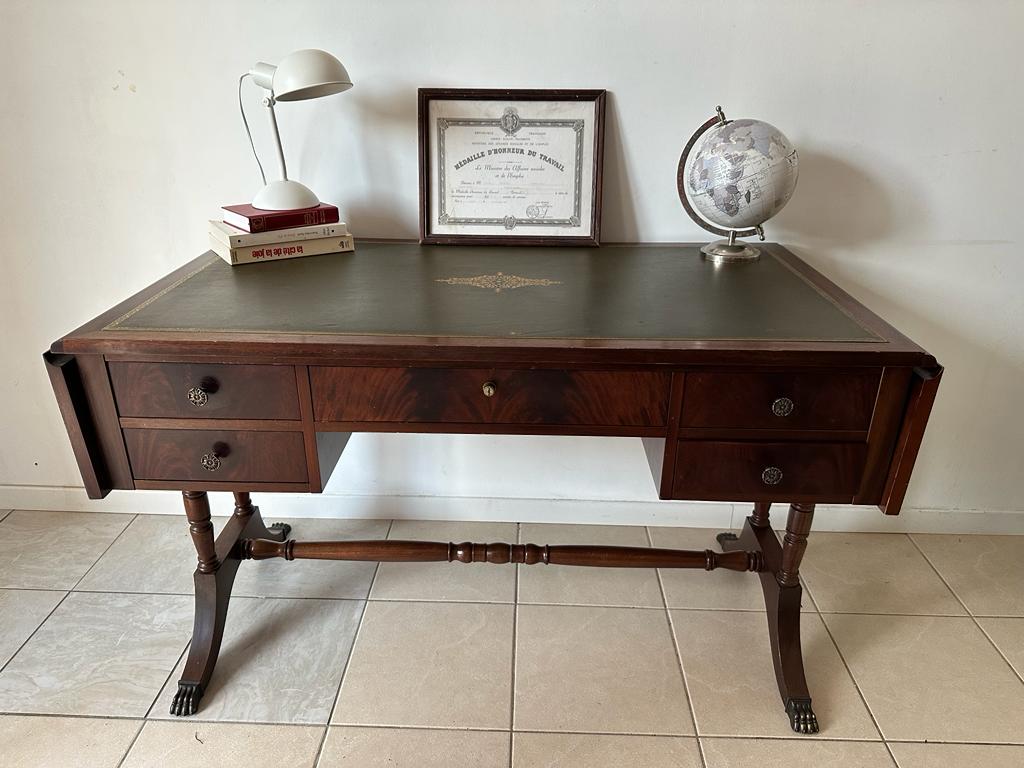 English style lion's legs desk