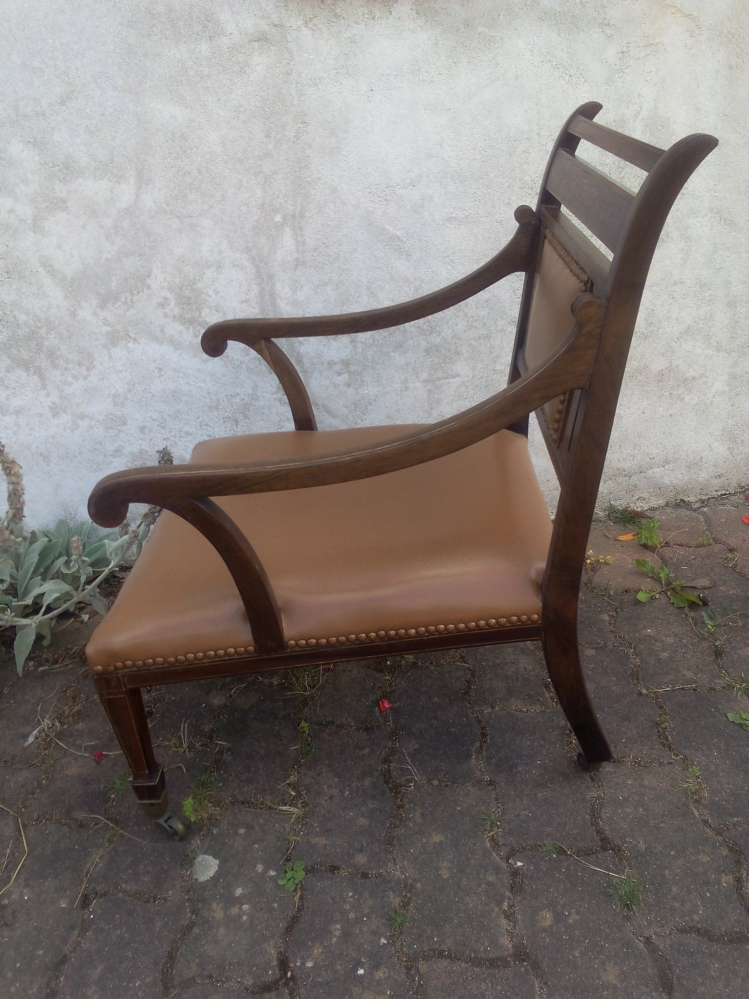 Fauteuil bas anglais en palissandre