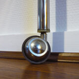 Serving in chromed metal and tinted 60s