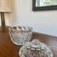 Bonbonnière vintage en verre pressé