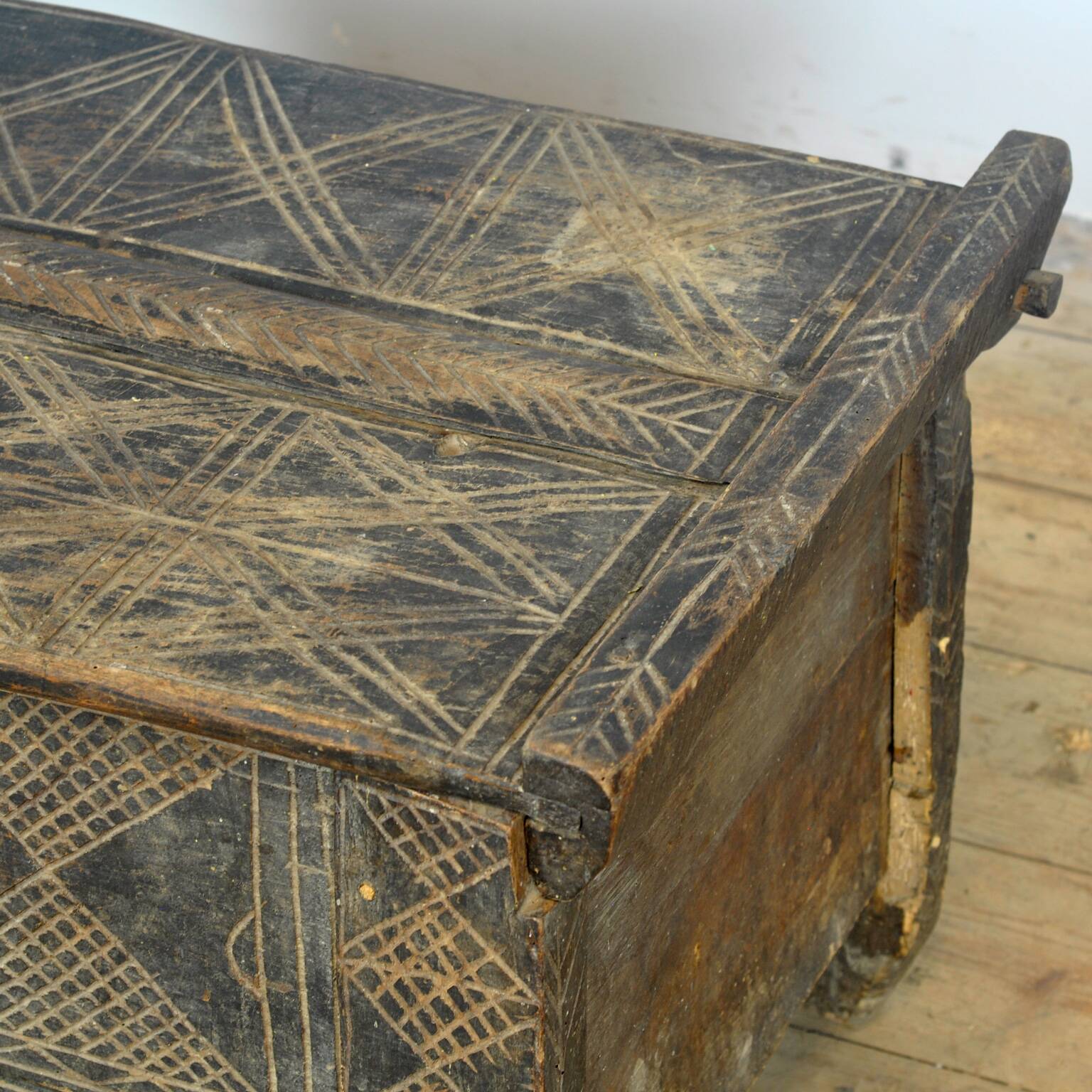 Antique beech shepherd's chest, 1820s