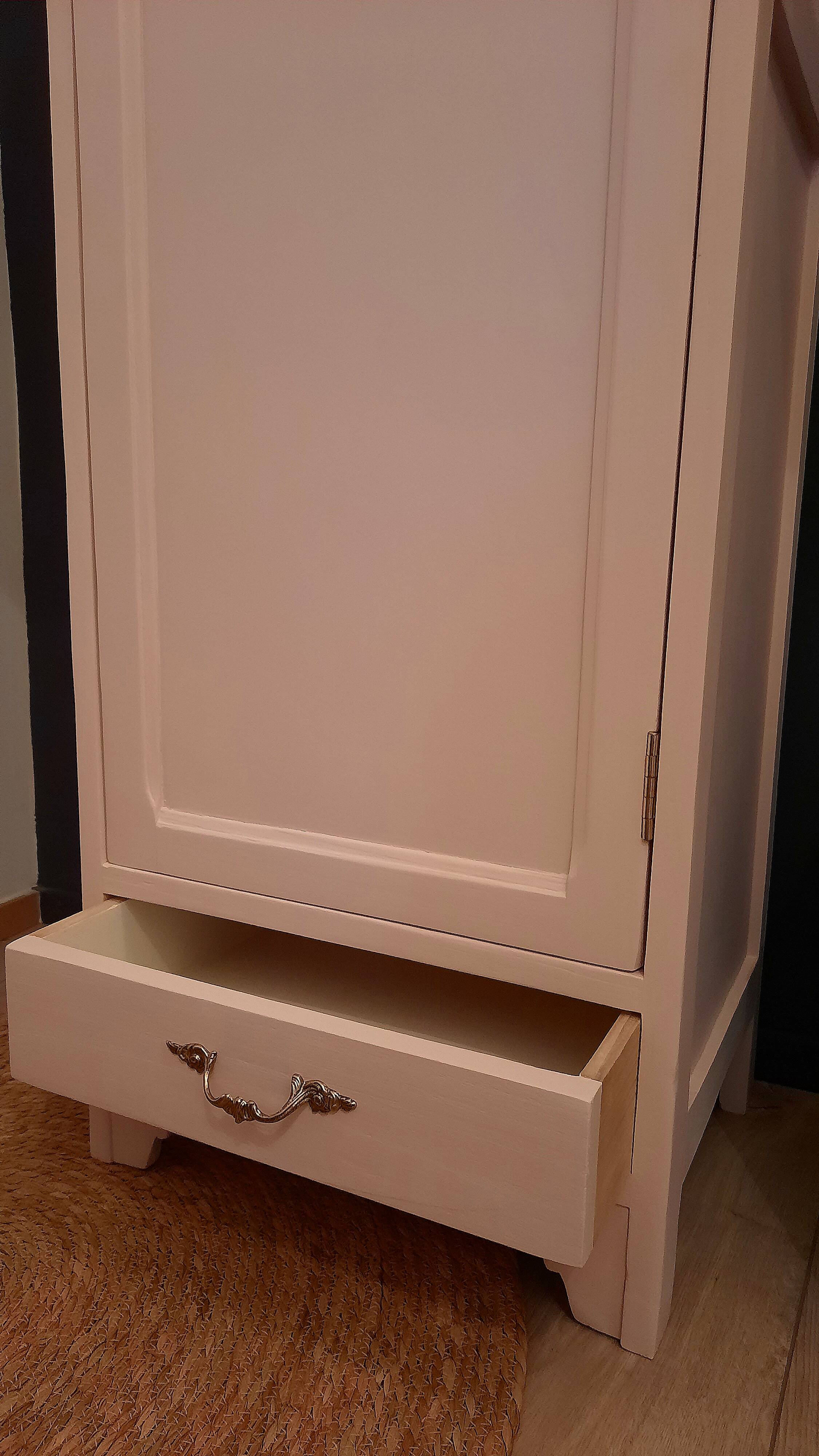 Powder pink Parisian bonnet wardrobe