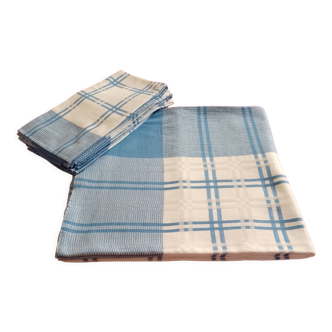 Nappe damassée blanche et bleue et 6 serviettes