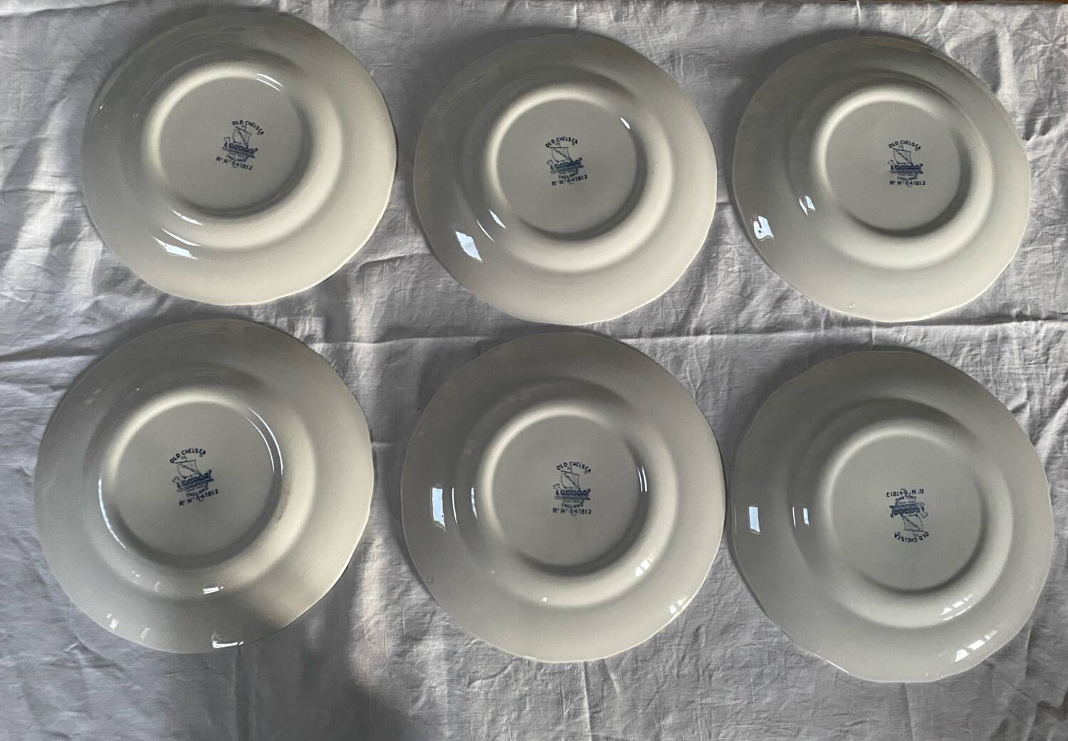 6 large Old Chelsea Furnivals dinner plates