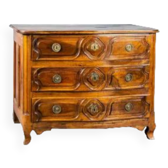 18th century walnut chest of drawers