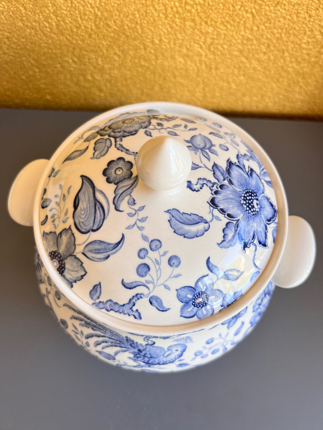 Villeroy & Boch soup tureen
