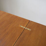 Scandinavian-style system table