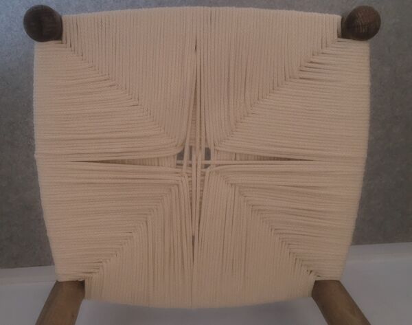 Chaise campagnarde assise en corde