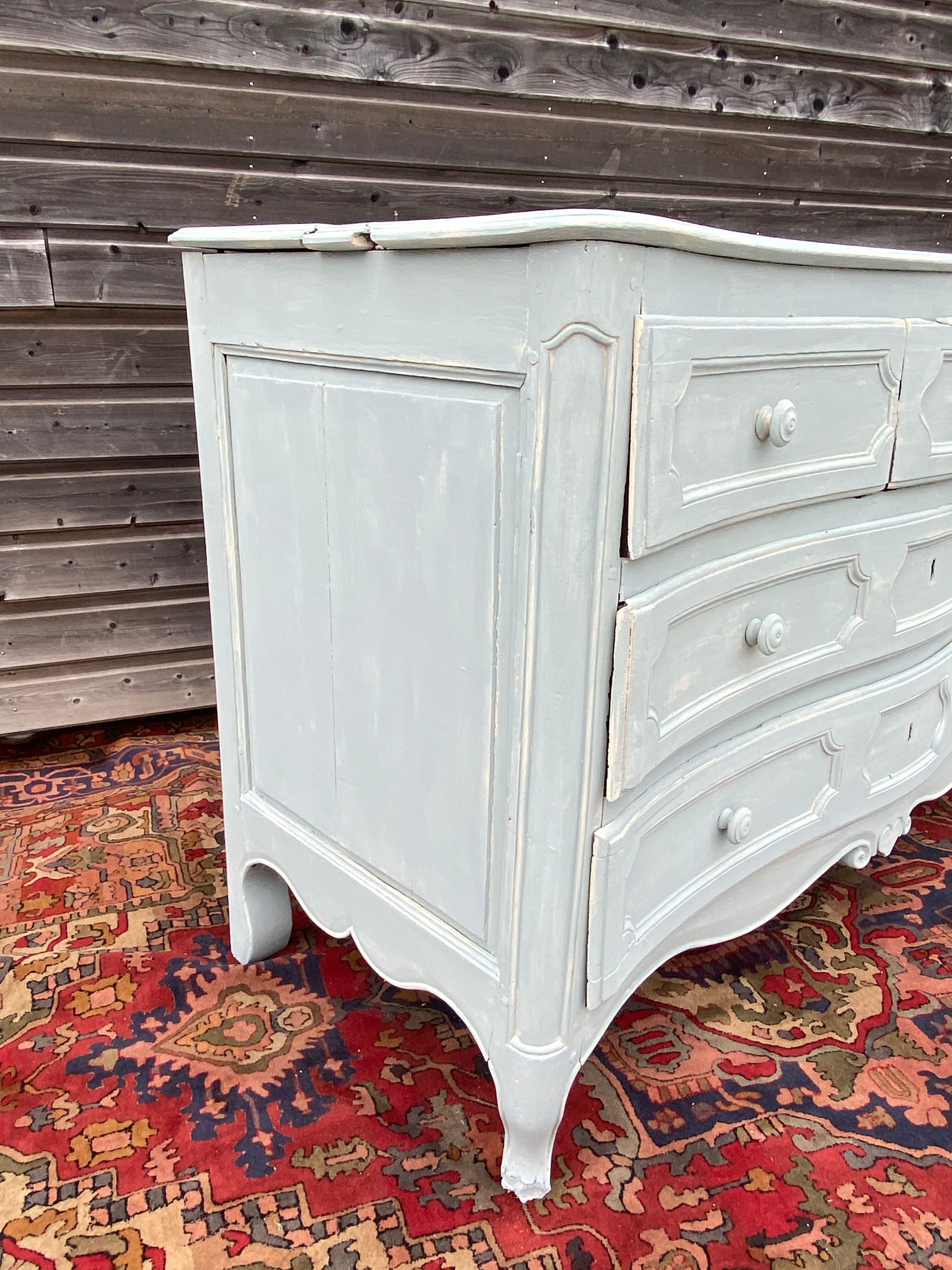 Provençal dresser of the Louis XV 18th century