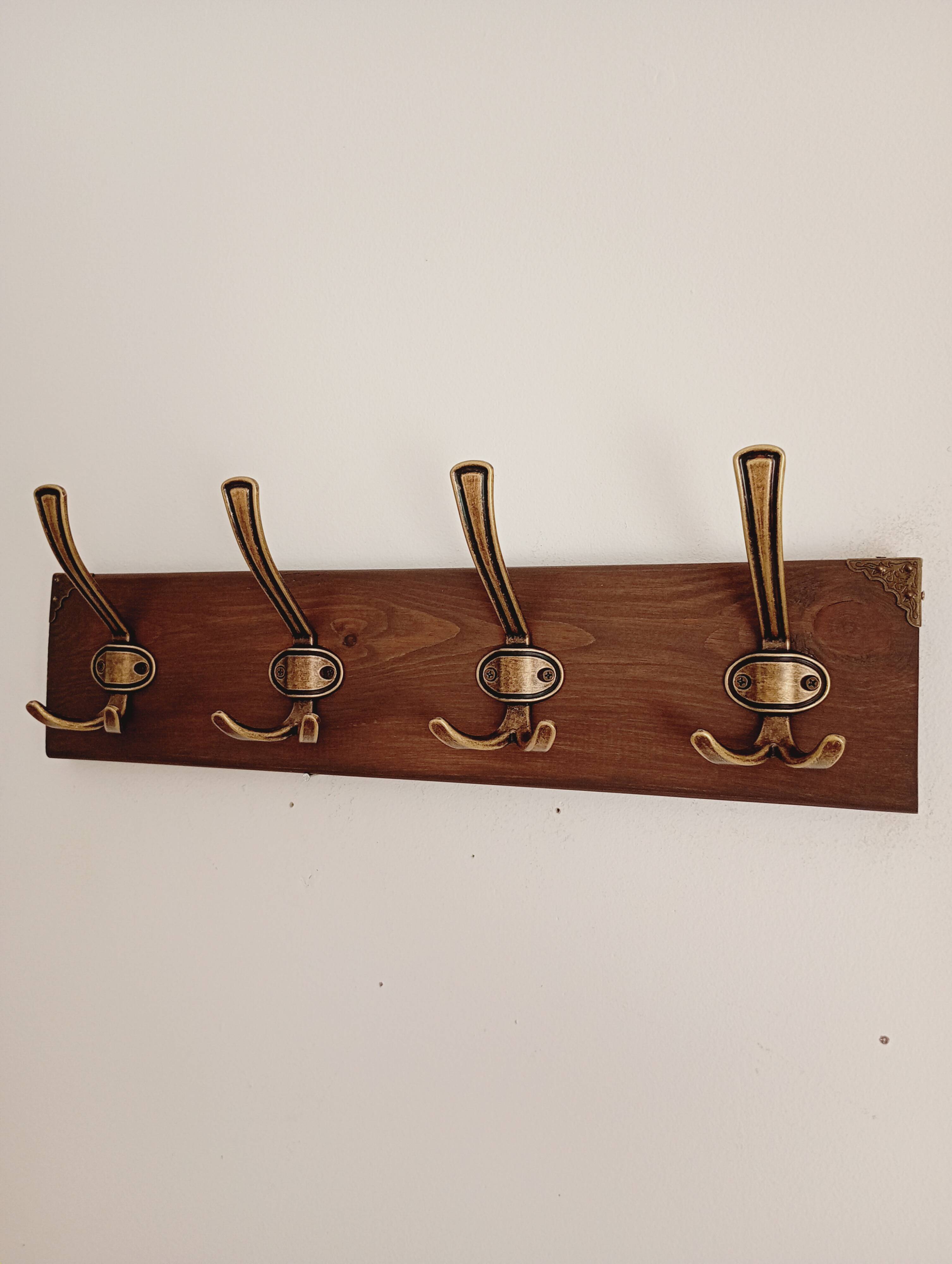 Rustic style wall coat rack – 50 cm – 4 metal hooks – Stained wood