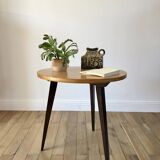 Table basse tripode en bois et marqueterie bicolore design scandinave 1950