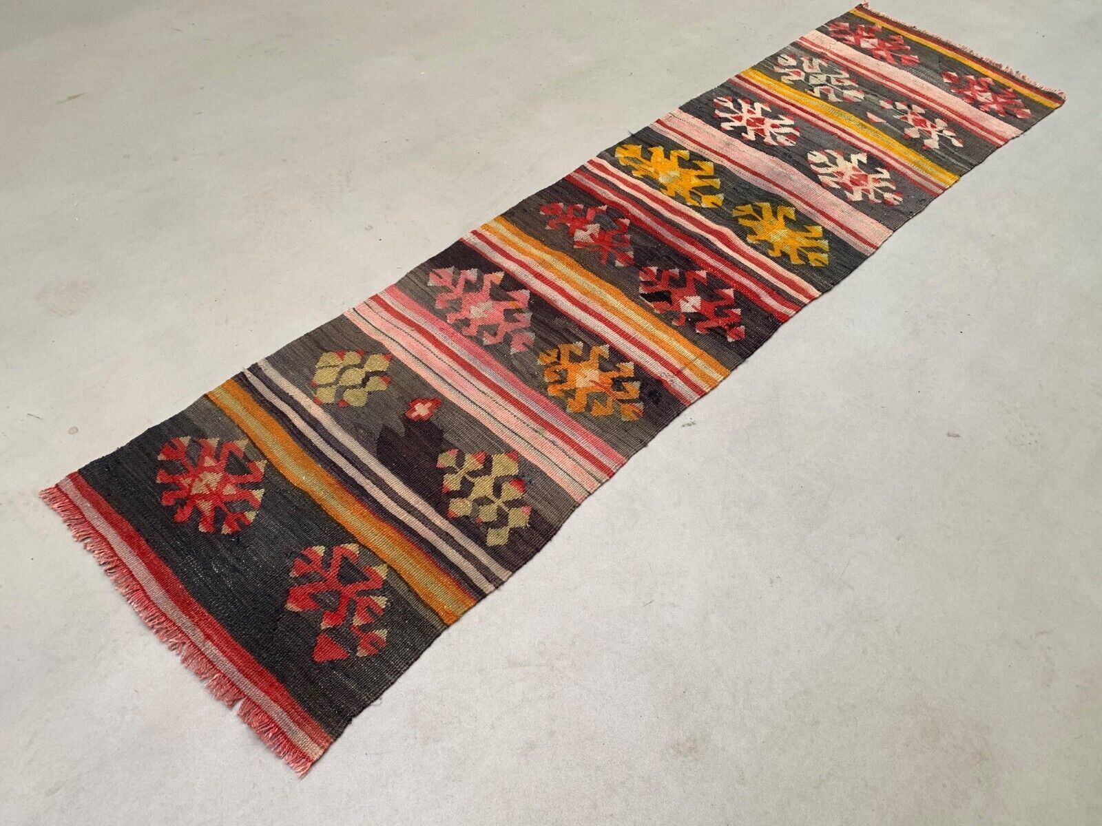 Old Turkish narrow kilim runner 263x62 cm shabby chic, vintage kelim 2494
