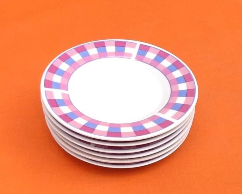 6 small porcelain plates/saucers with checkered pattern