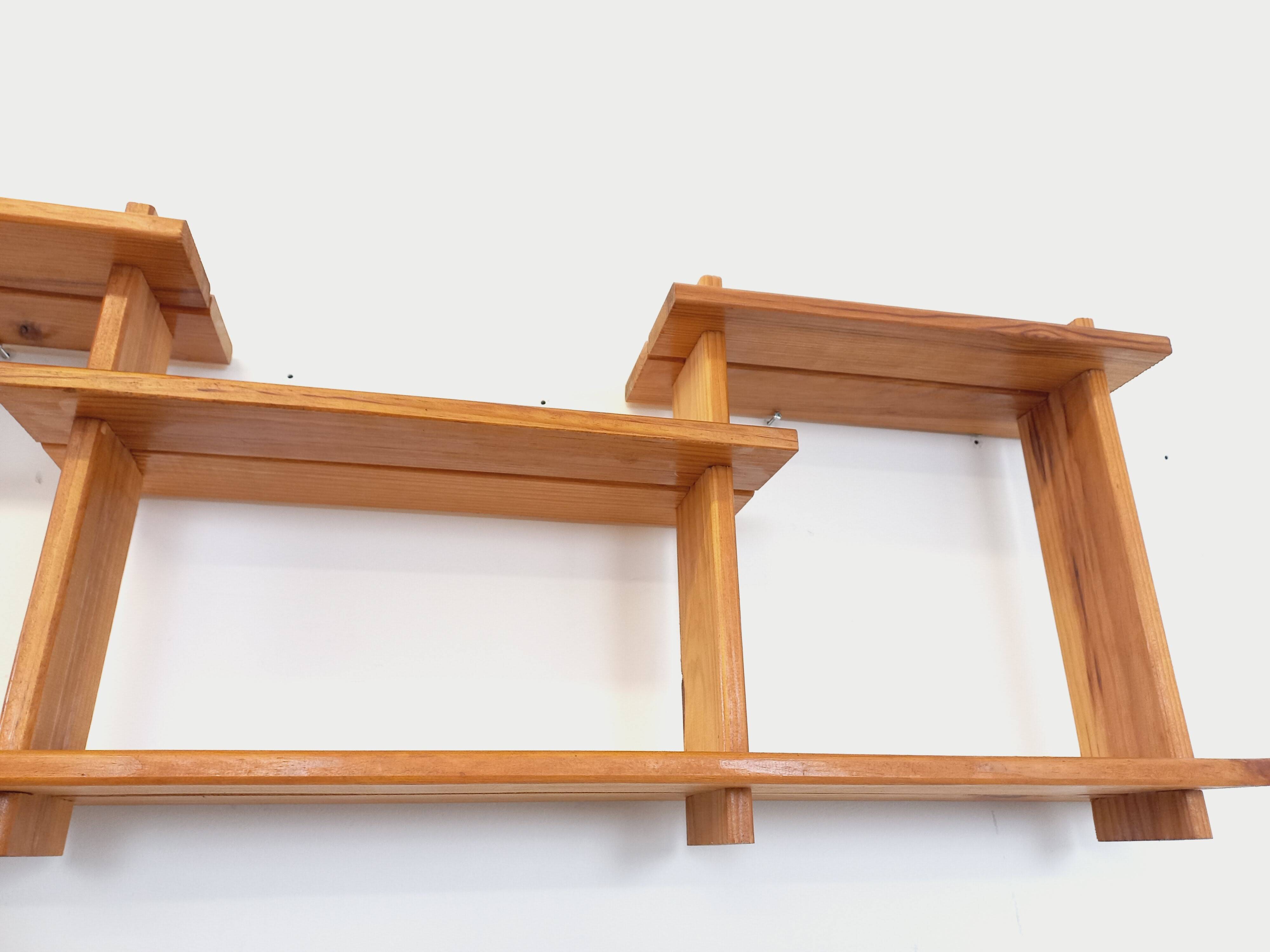 Vintage pine wall shelf in Maison Regain style from the 80s