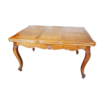 Table style Louis XV avec deux allonges à l’italienne en bois massif