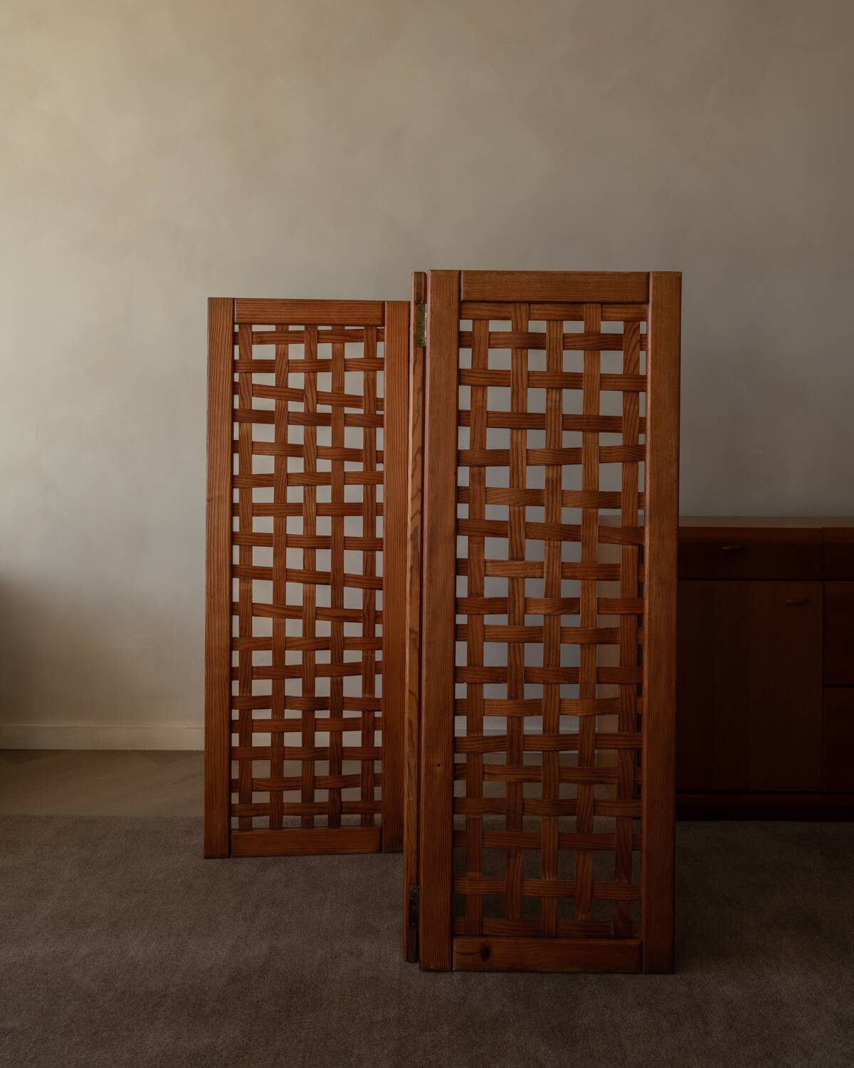 Vintage wooden room divider 3-part room screen in pine
