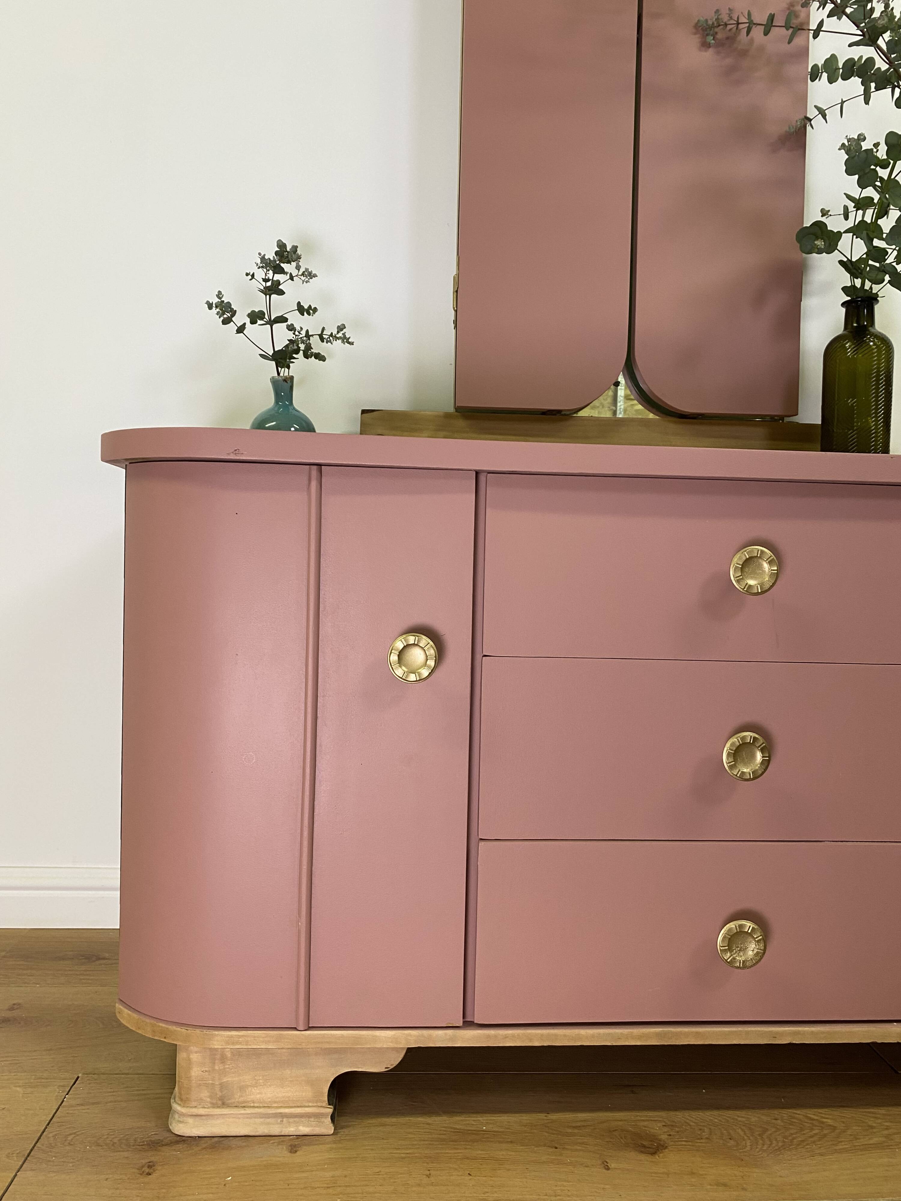 Vintage dressing table