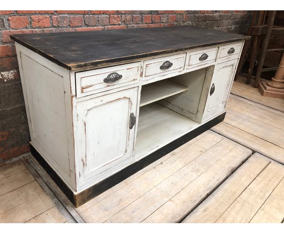 Craft furniture in patinated oak