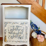 Sideboard with niche