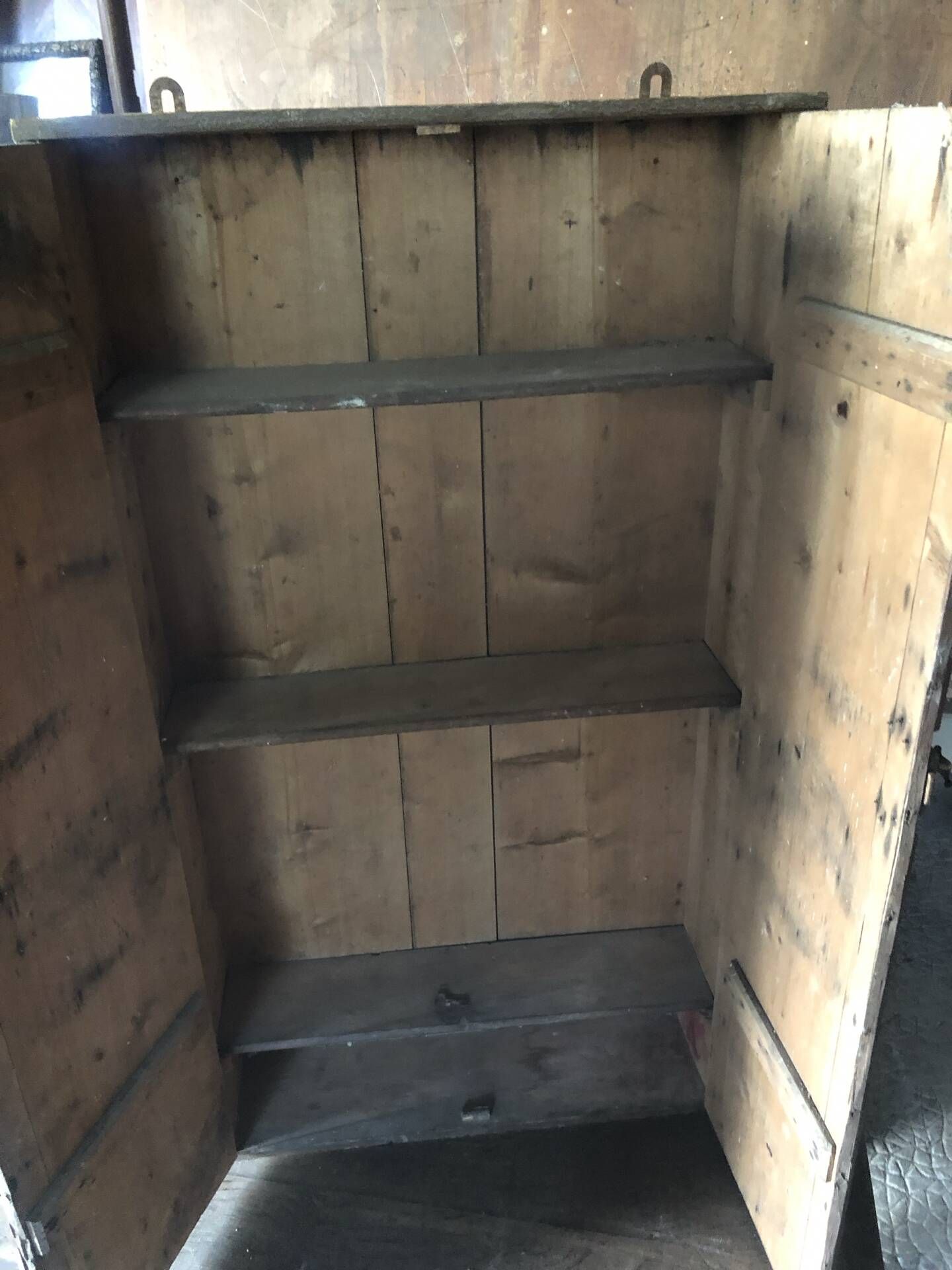 Wall shelf