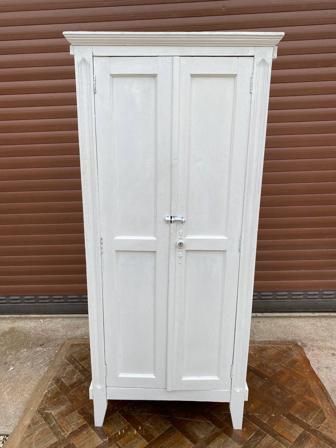 Small Parisian wardrobe