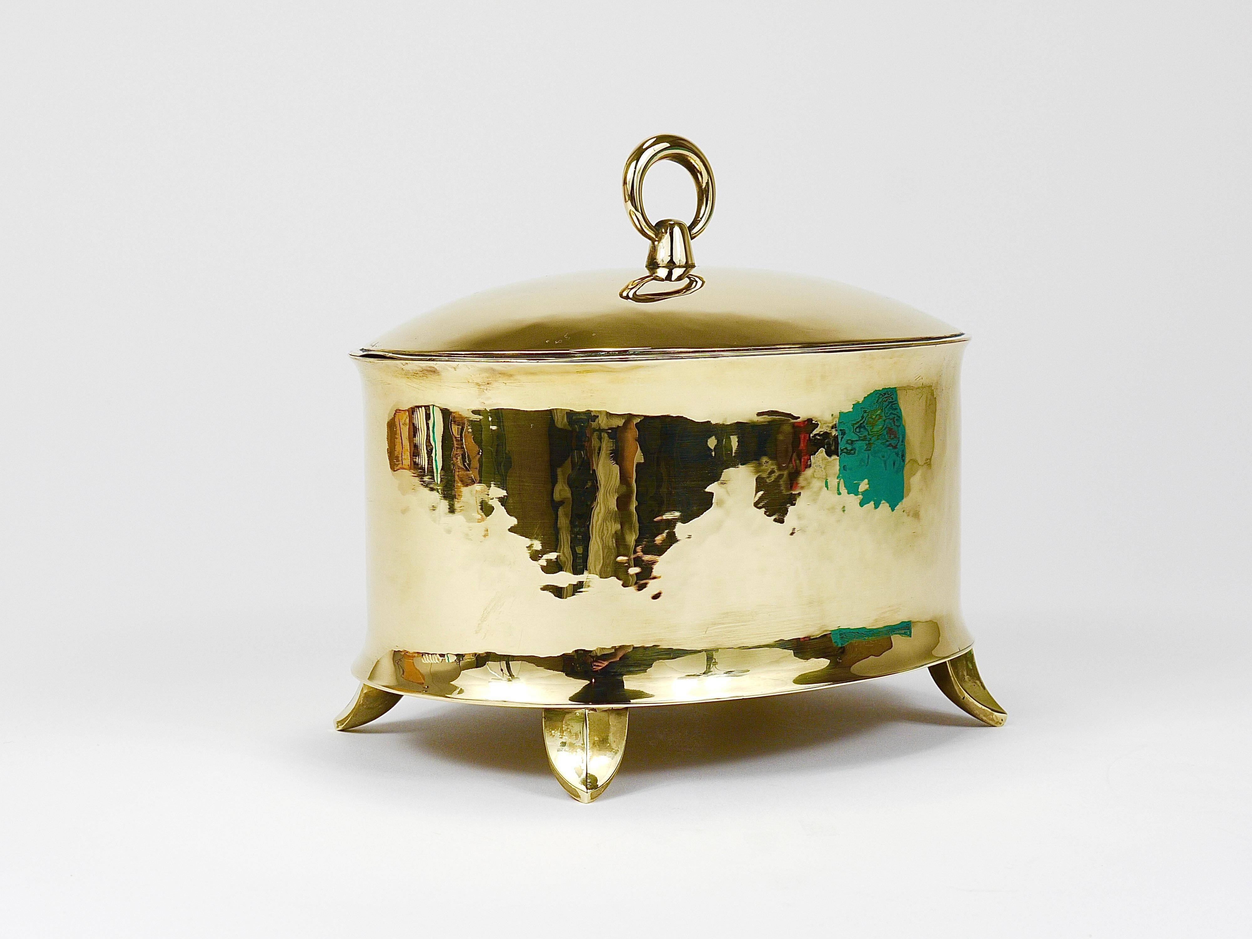Boîte à couvercle ou bol en laiton Art Nouveau d’Otto Prutscher, Melzer & Neuhardt, années 1920