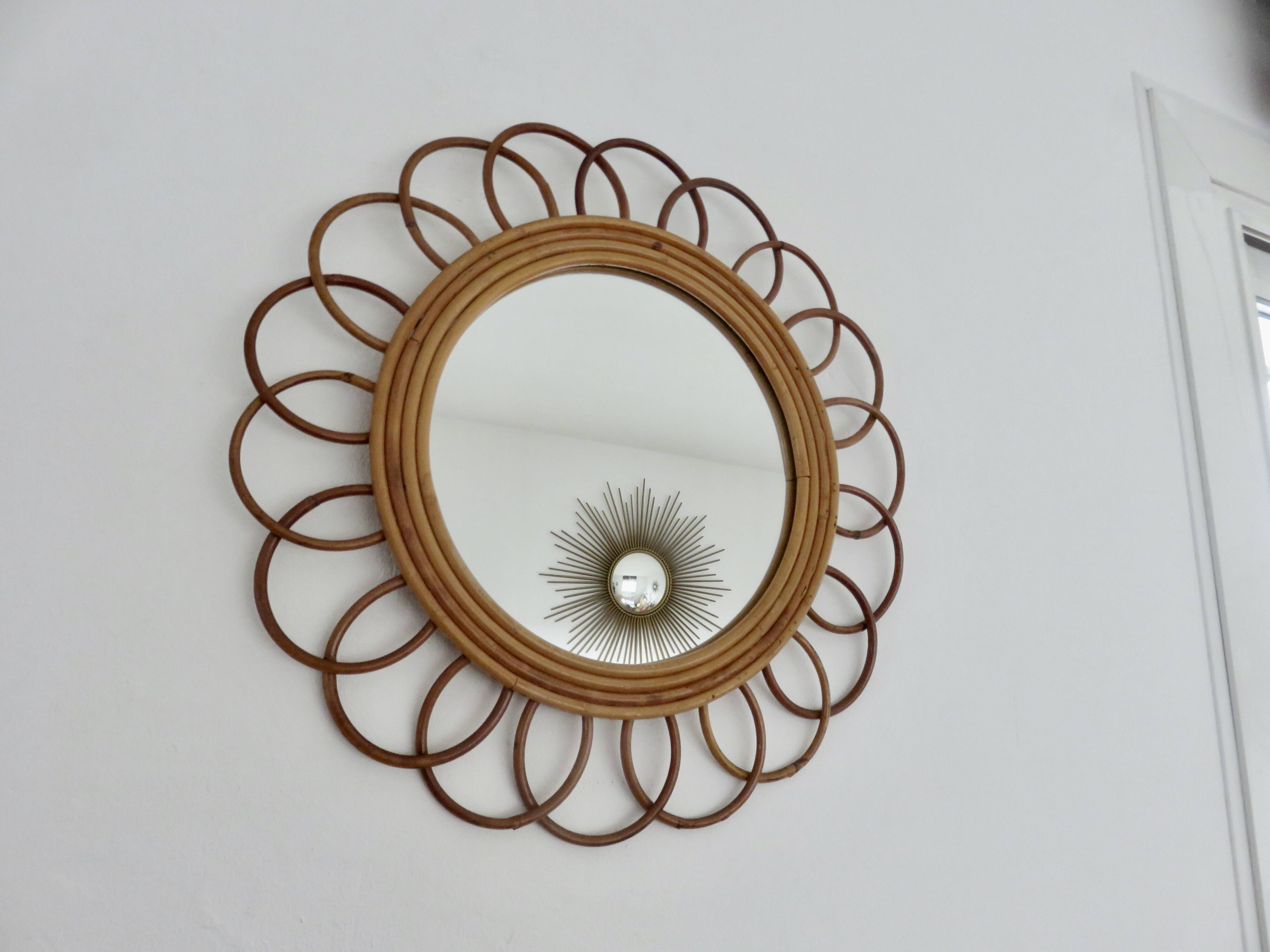 Authentic "flower" mirror in rattan and bamboo, 1960s 70s.