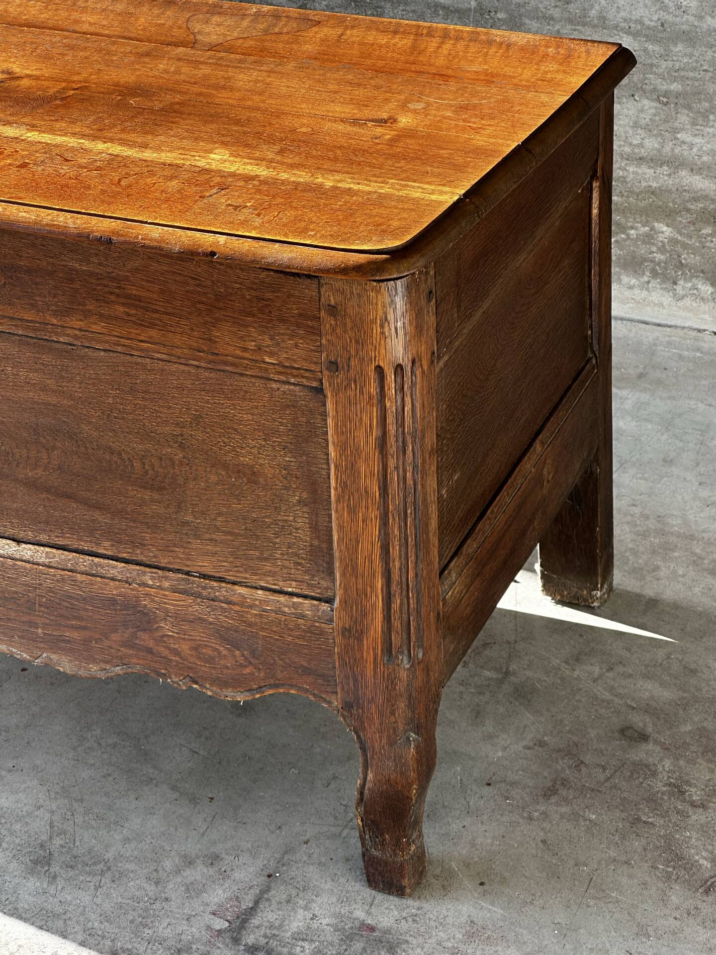 French provincial chest in carved and pegged solid oak, 18th century.