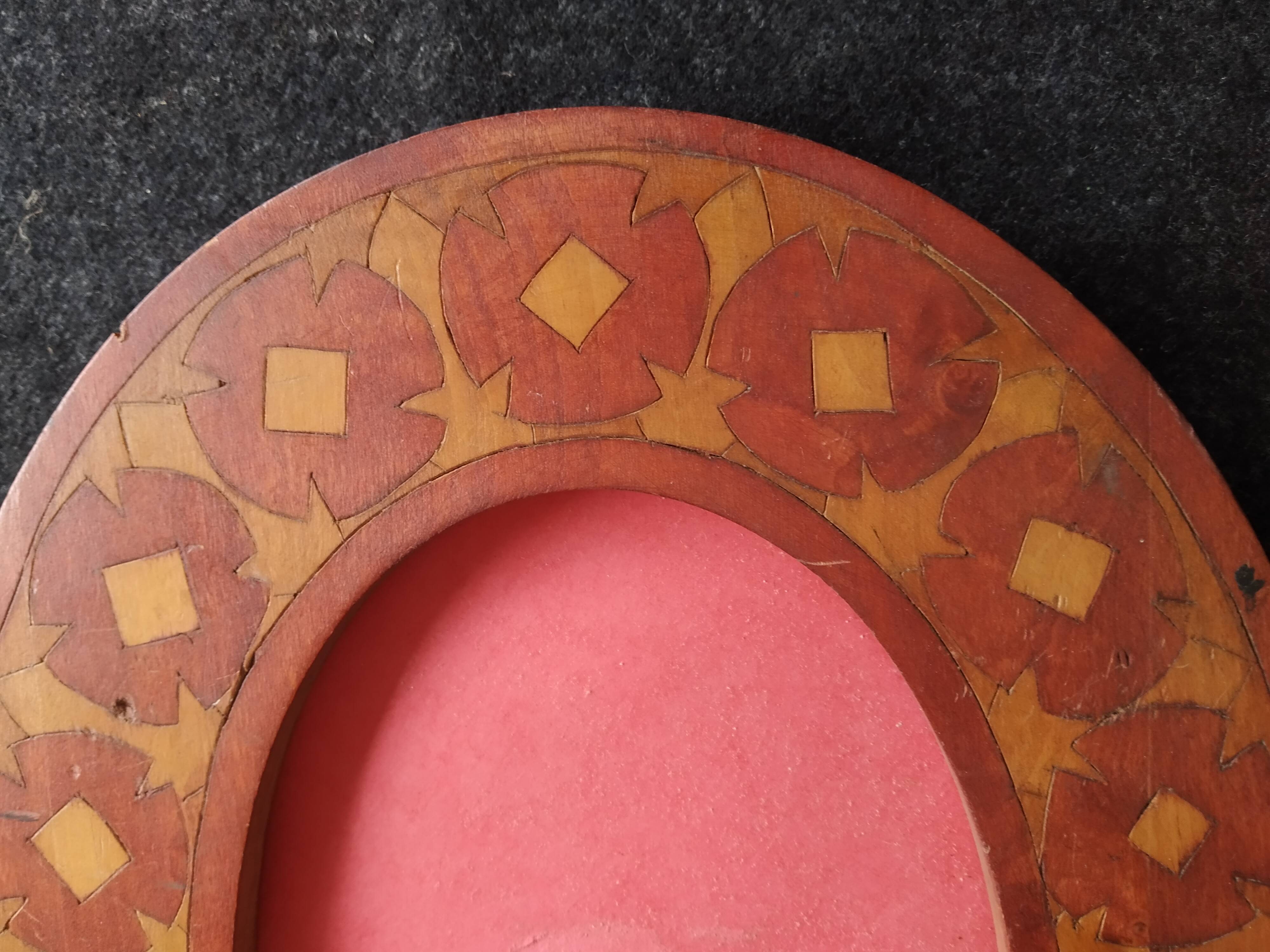 Frame art nouveau wood painted décor 16 cm x 11 cm