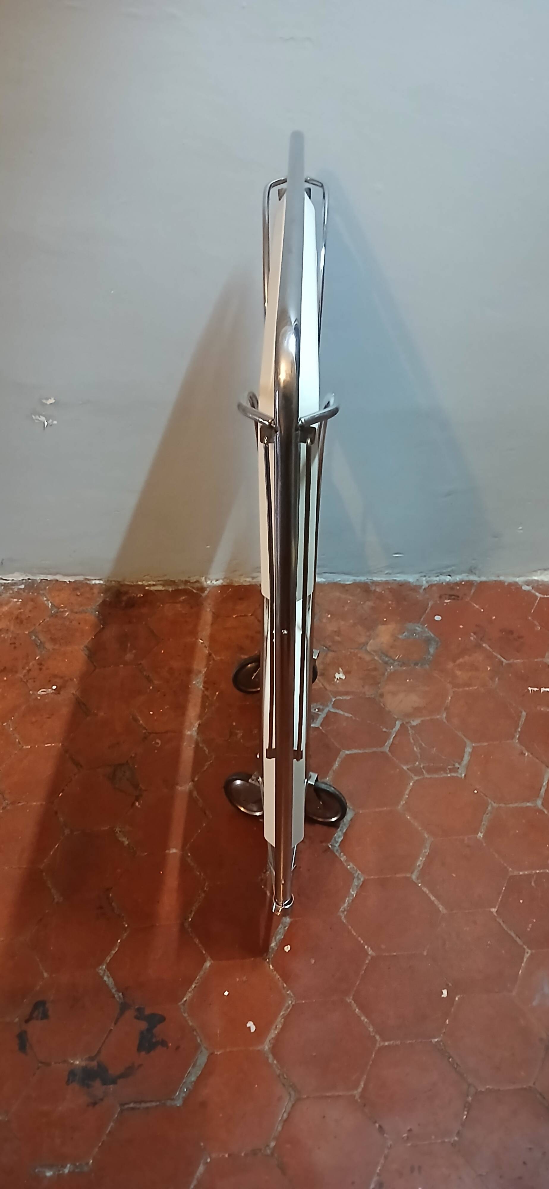 Desserte pliante sur roulettes, années 70
