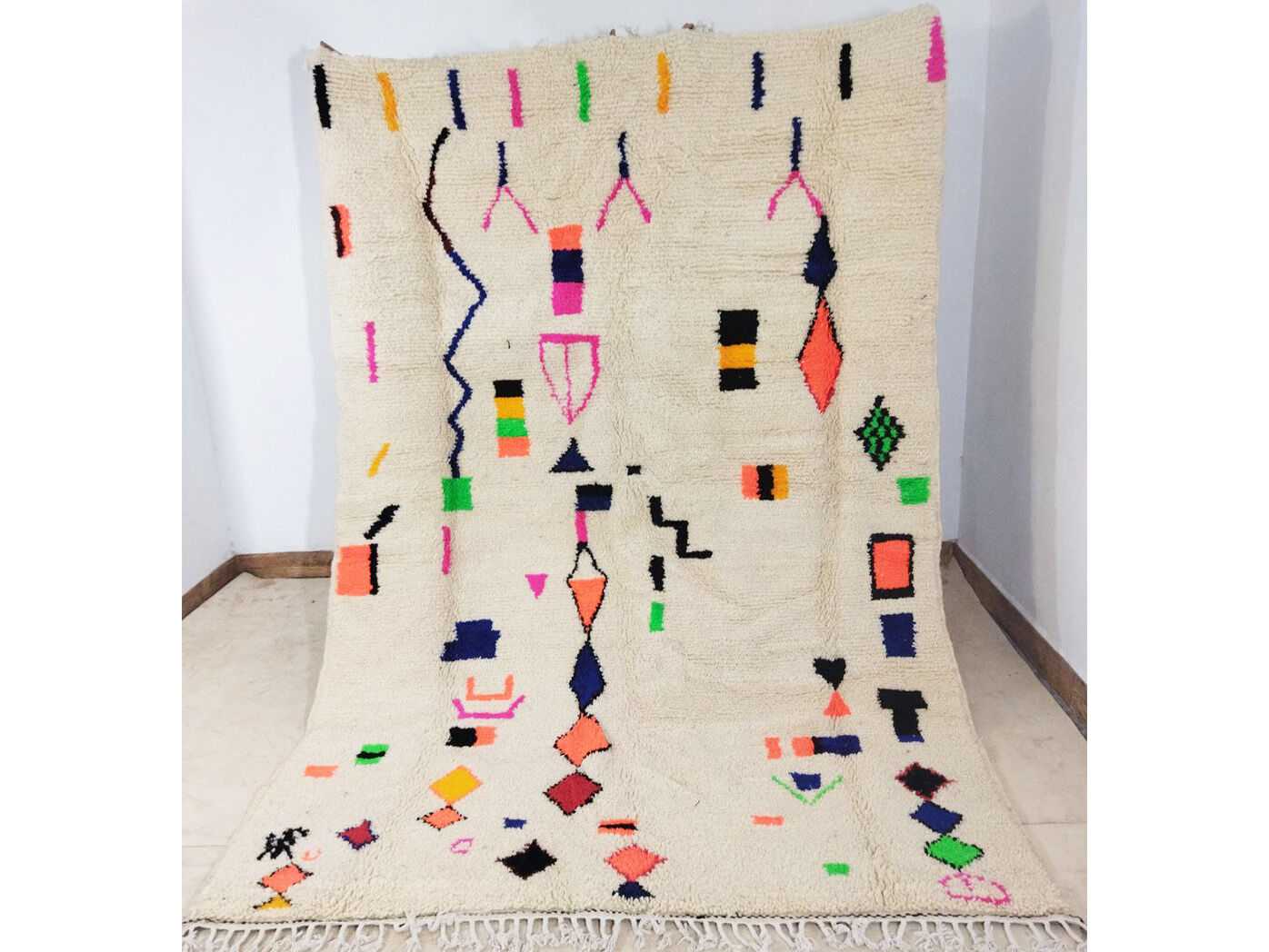 Moroccan carpet 278x190cm