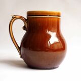 Pitcher with side handle