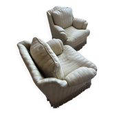 Paire de fauteuils bergère vintage en tissu rayé écru et beige