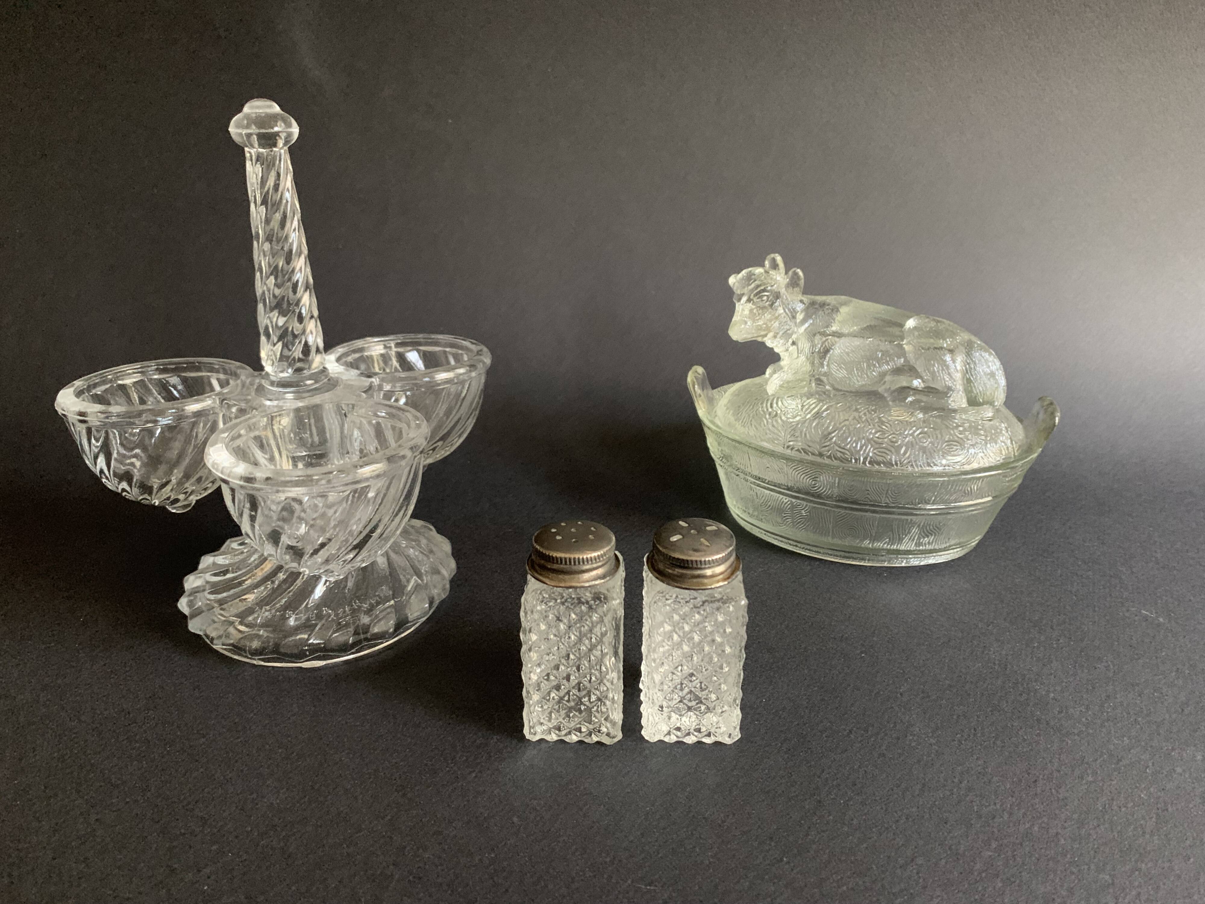 Salière et poivrières en verre pointe de diamant des années 60