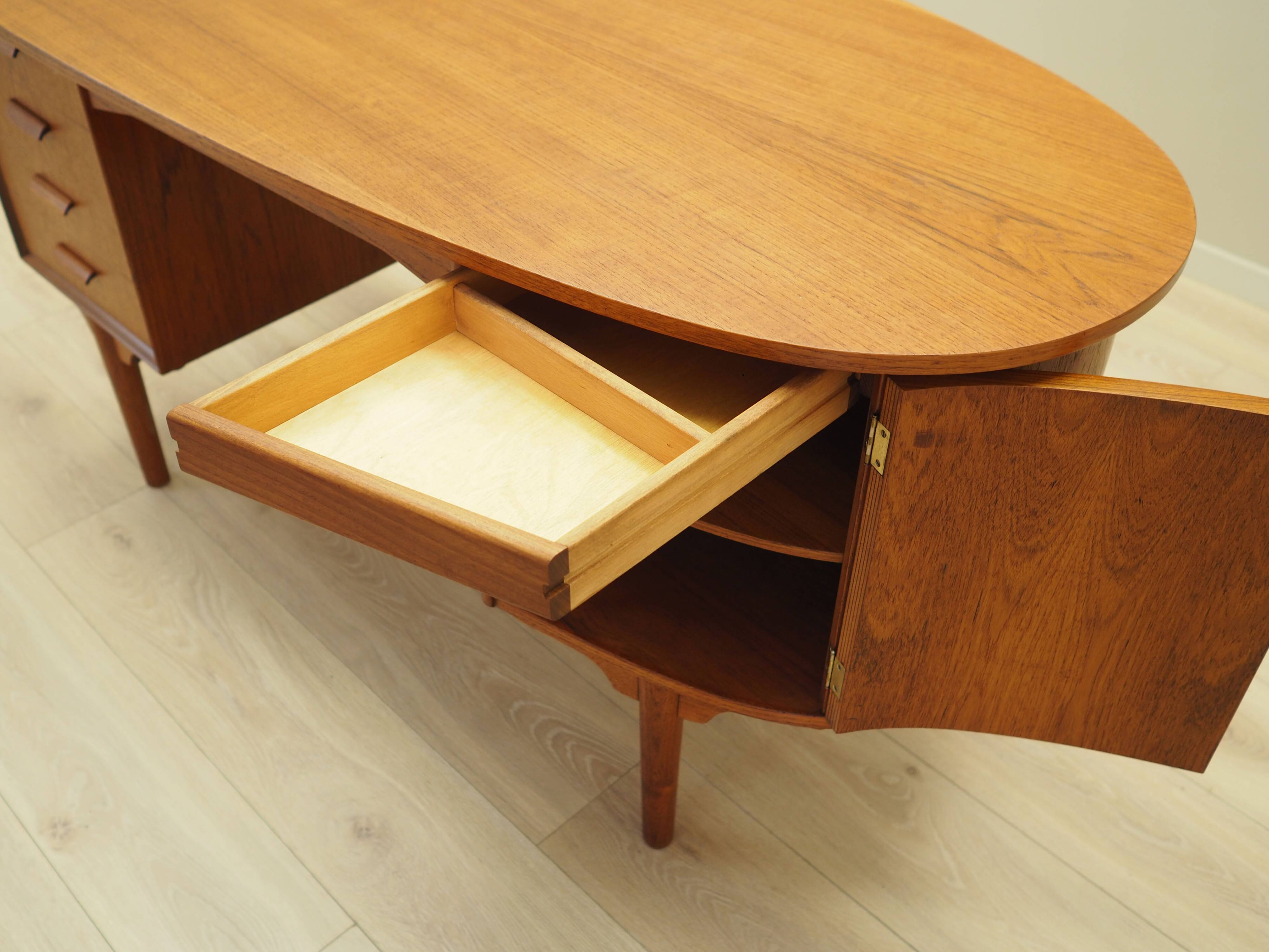 Teak desk, Danish design, 1970s, designer: H.P. Hansen, manufacturer: Rande