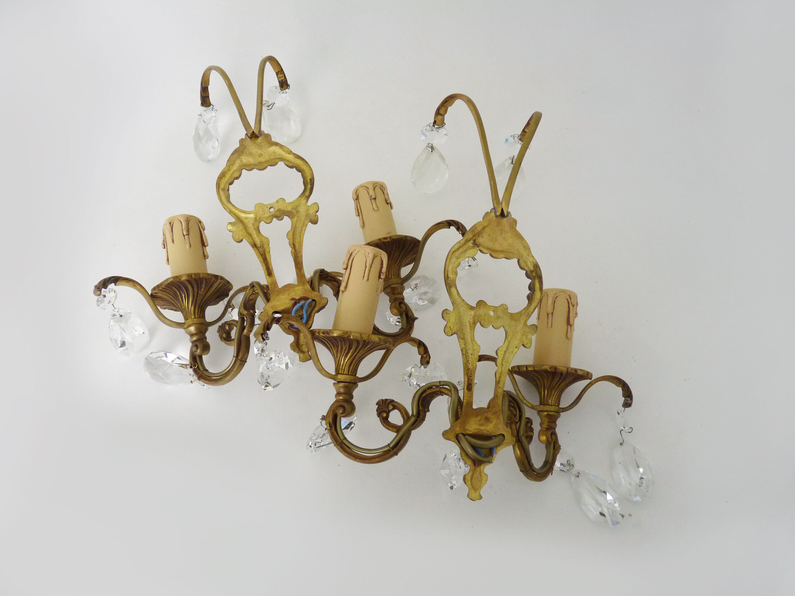 Paire d'appliques françaises anciennes Louis XVI en bronze doré avec