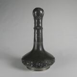 Art Nouveau vase in pewter signed Pechez, early 20th century.