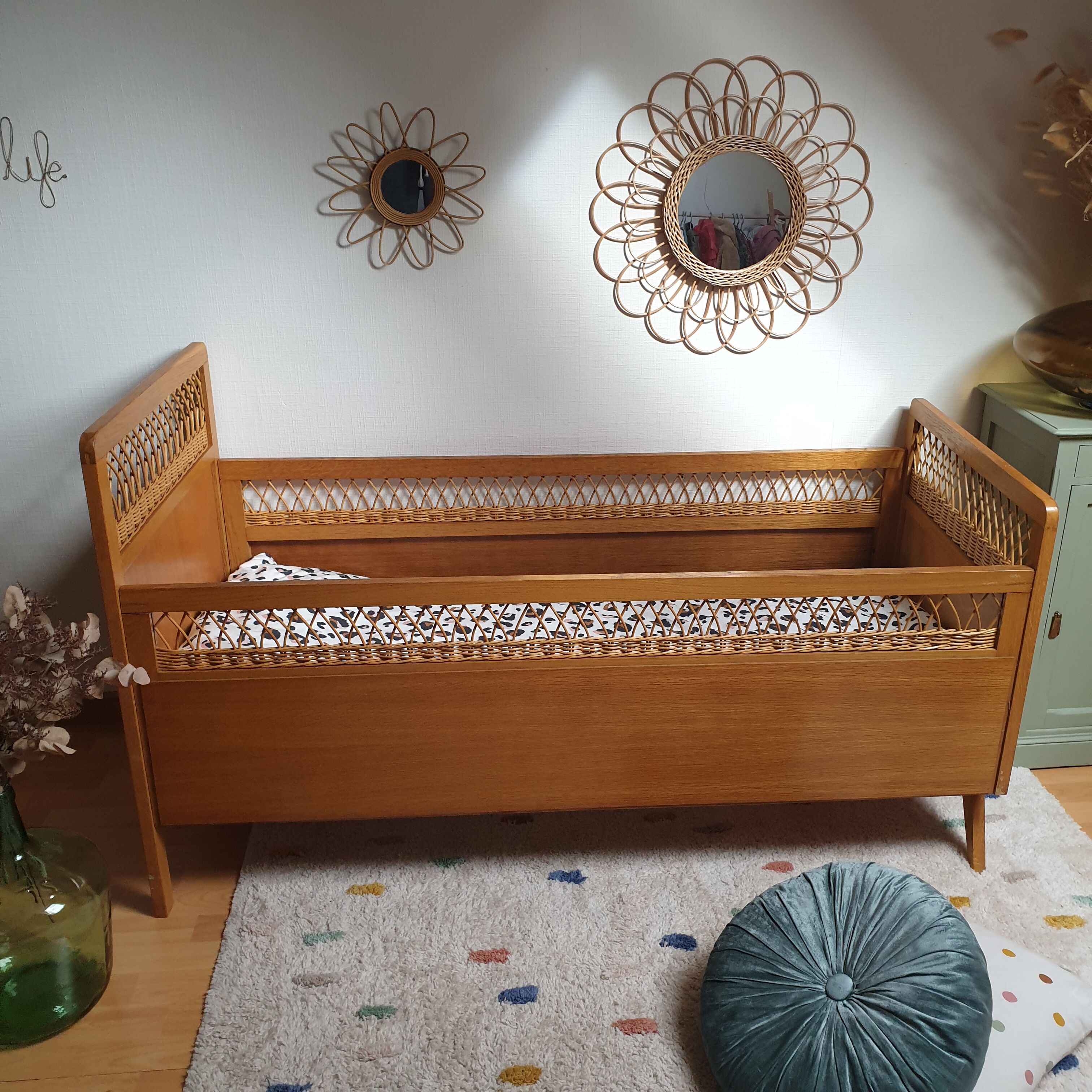 Lit enfant rotin vintage
