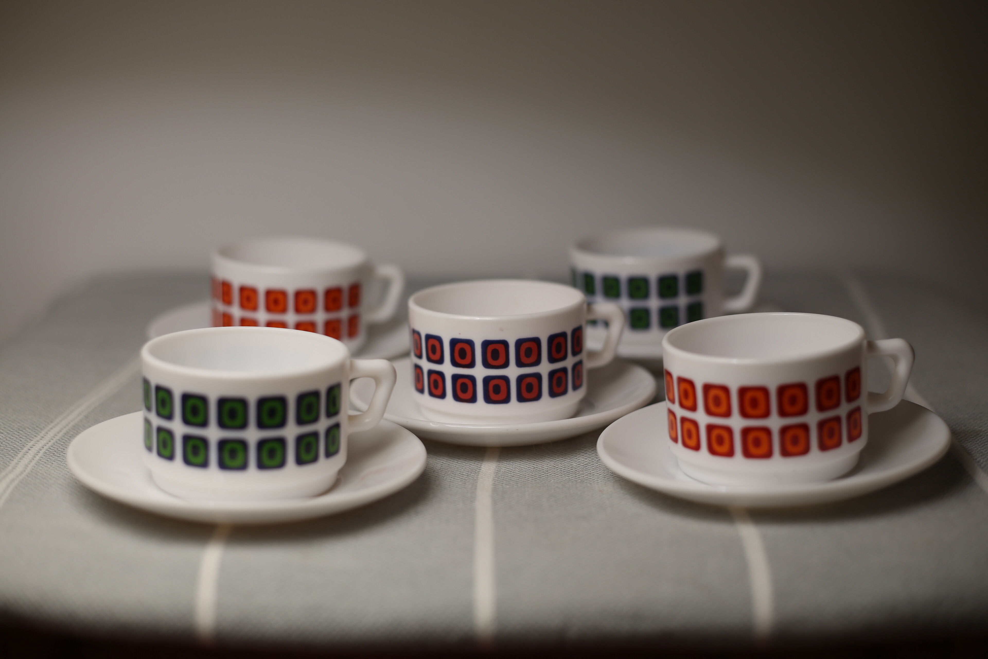 Vintage cups 70s square décor Pop Polka