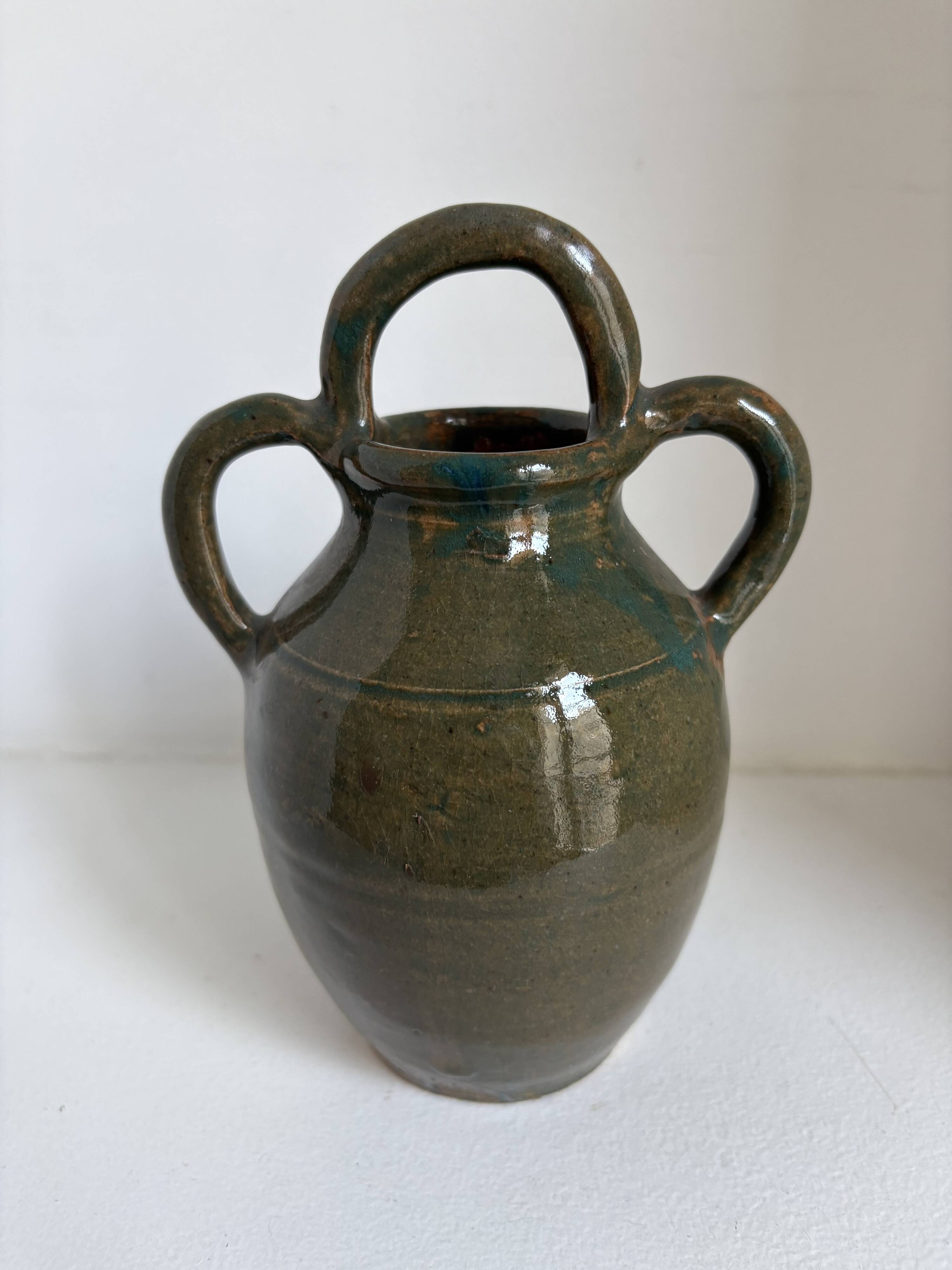 Set of 22 decorative items